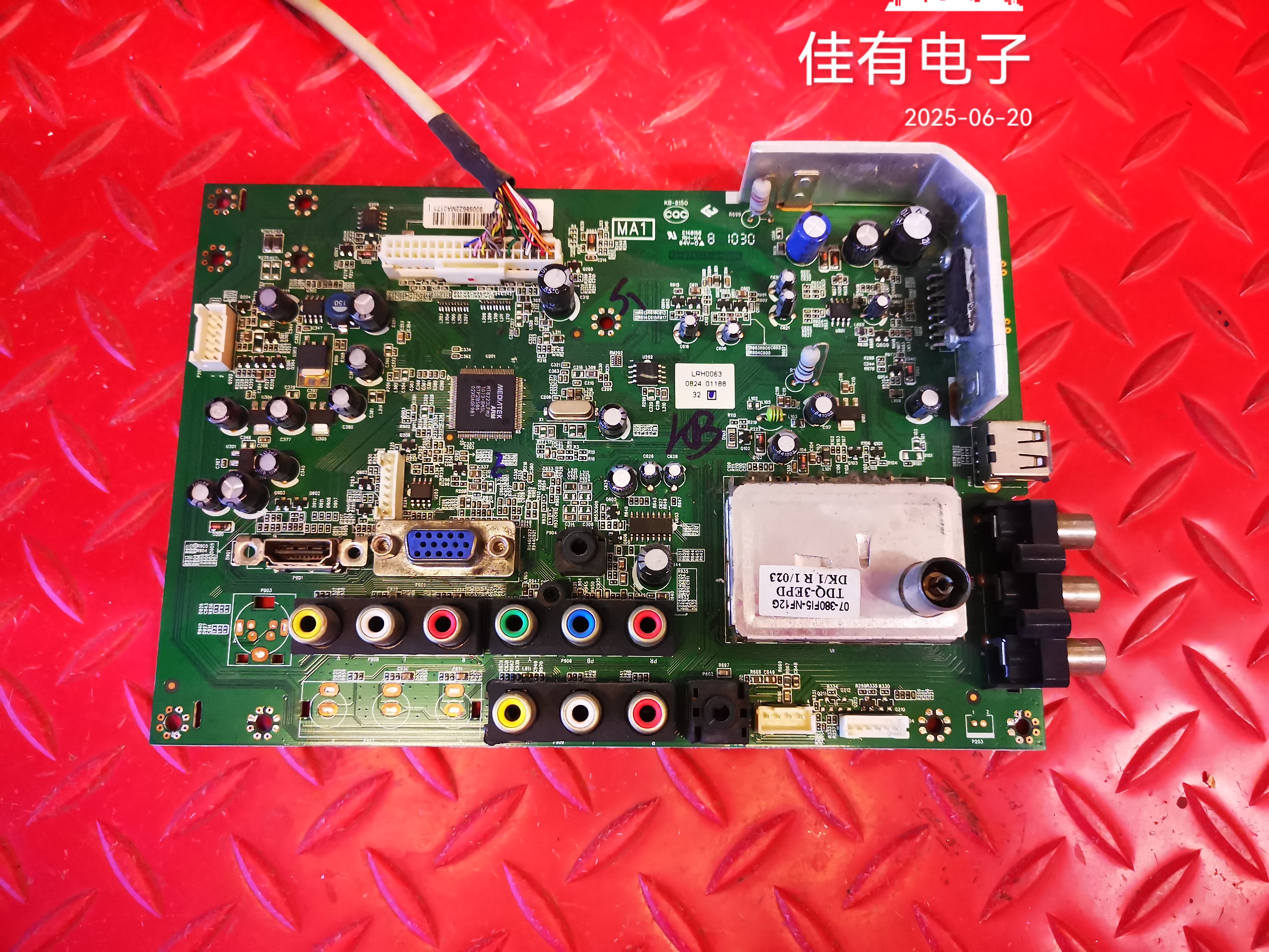 乐华 LCD32R19 主板40-MT8223-MAD2XG 屏LTA320AP07