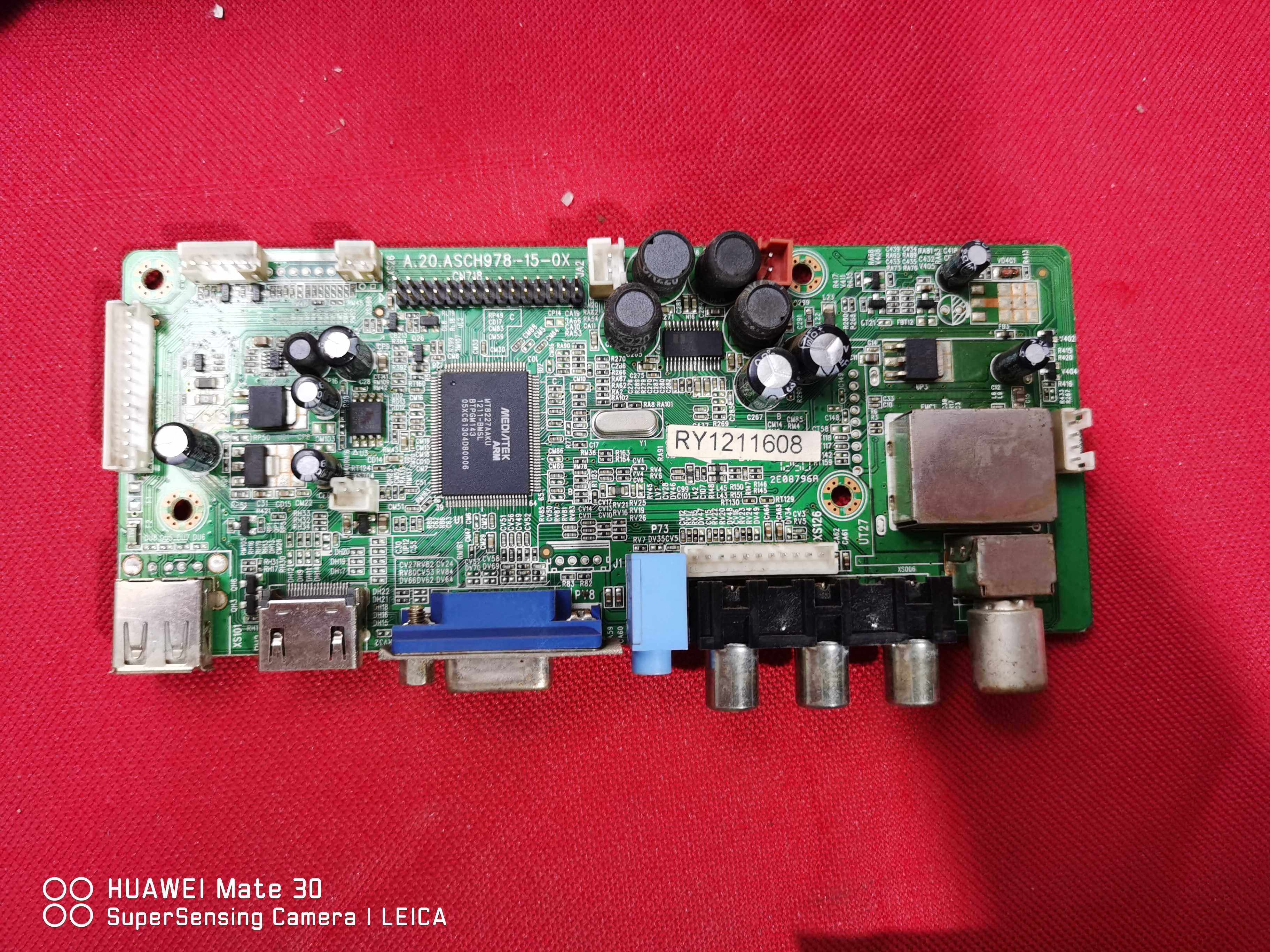 原装同方LC-32TL2800主板A.20.ASCH978-15-0X屏T315FB1-DY01