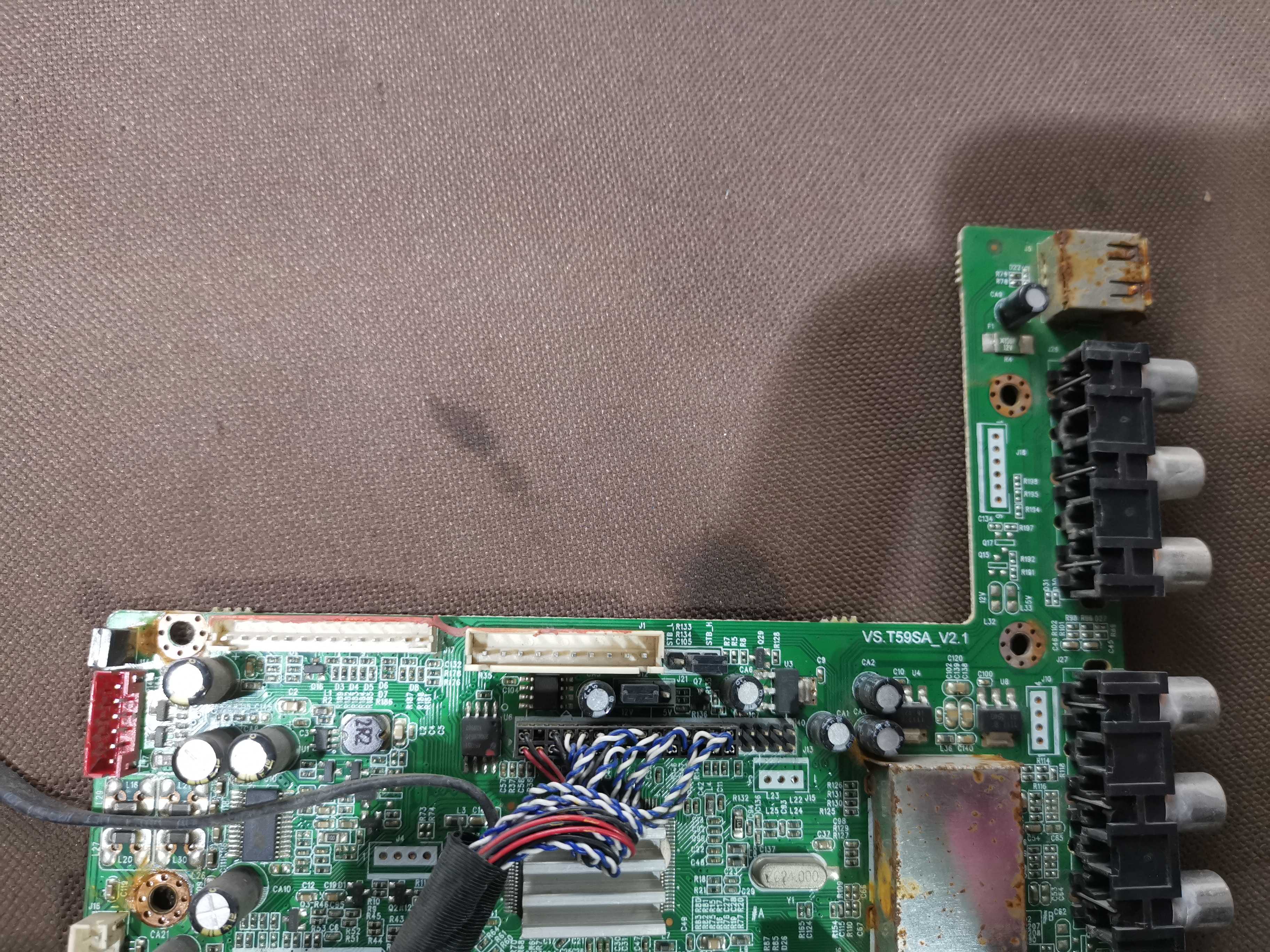 原装金星KG-T8742主板 VS. T59SA-V2.1屏LC420DUE