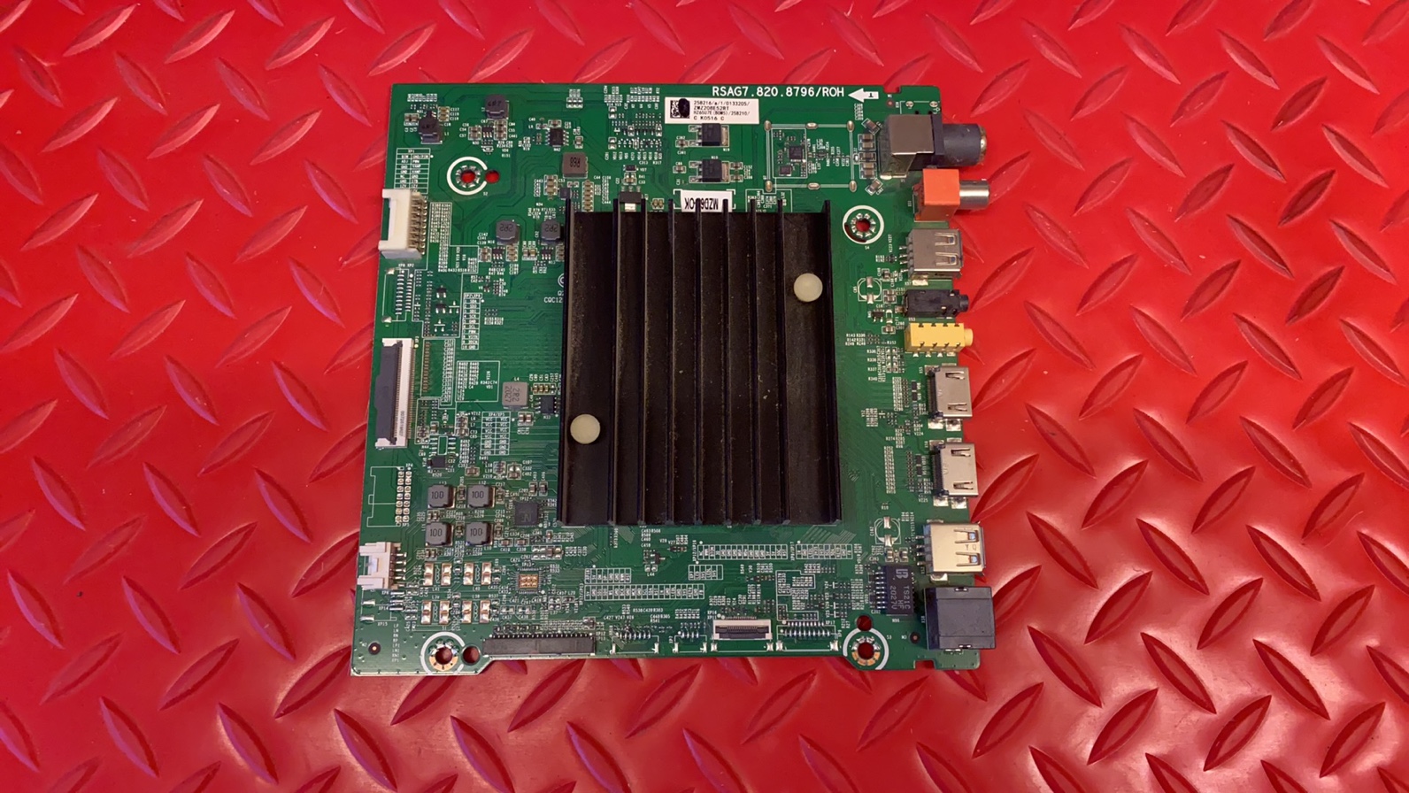 海信HZ65U7E主板RSAG7.820.8796(BOM5)屏HD650V6U54-TAS0FJ