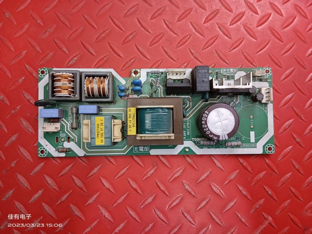 原装东芝 37WL55C  电源板 PD2105B-2 23590206C