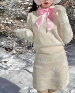 雪绒小花毛衣裙子套装女日系甜美两件套秋冬/choker bunny缎带兔