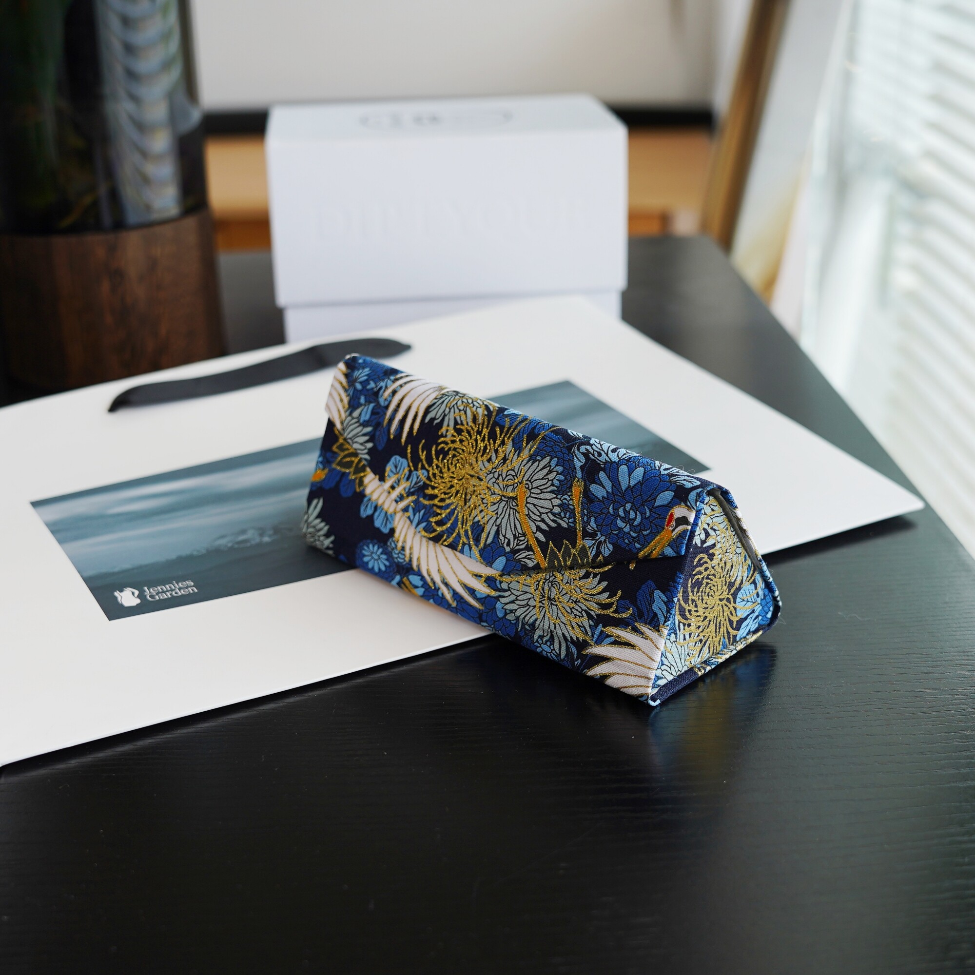 三角形折叠眼镜盒国风刺绣便携式图片