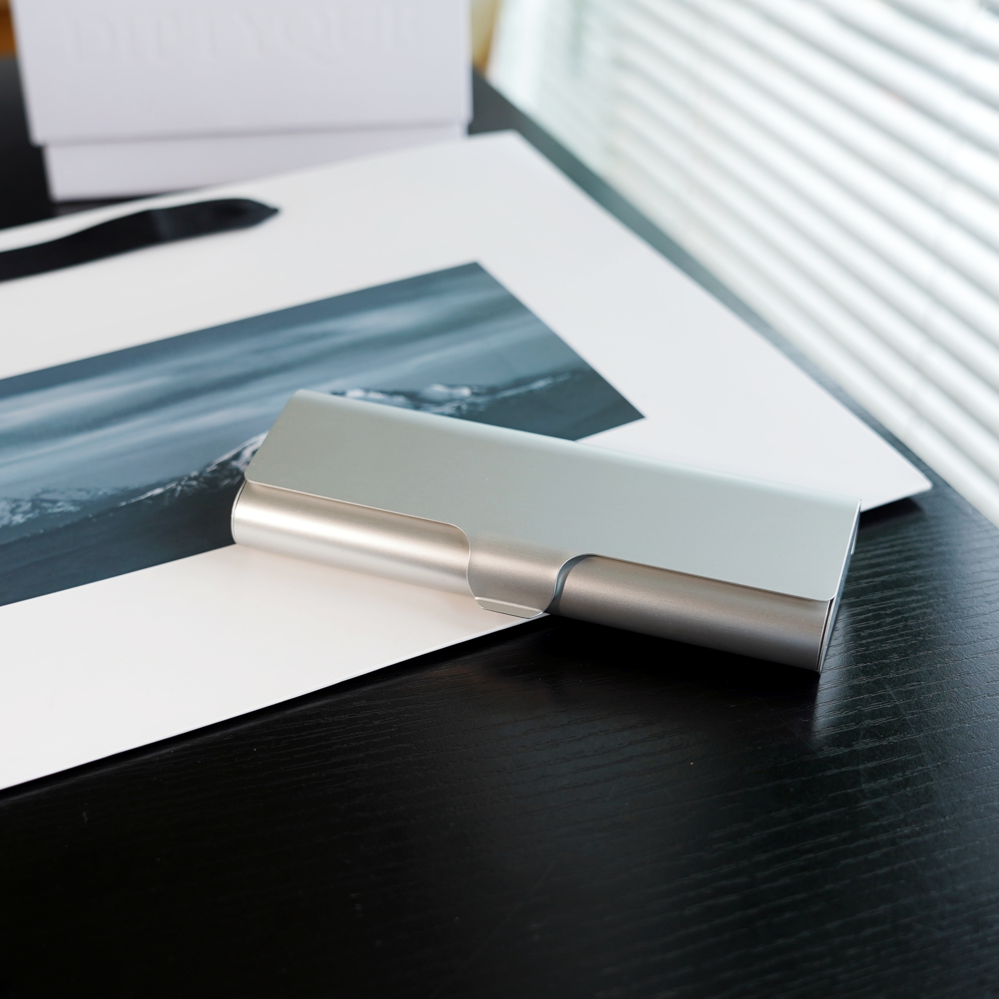 银色眼镜盒铝制抗压便携男女款