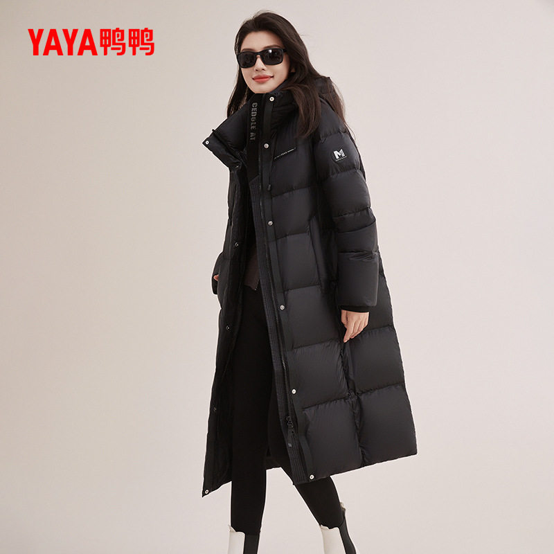 鸭鸭羽绒服女2025冬季时尚长款过膝保暖百搭连帽加厚羽绒服外套A