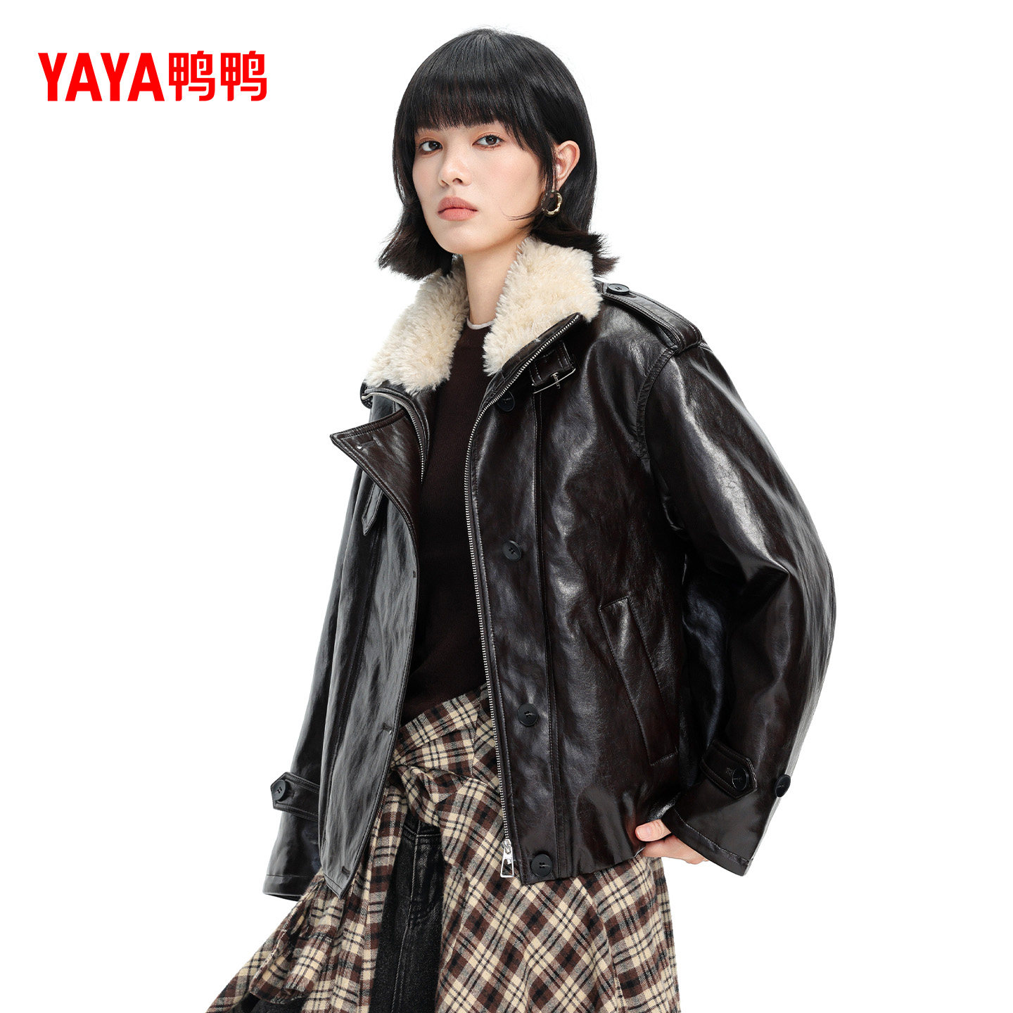 鸭鸭羽绒服女2025秋冬季新款时尚百搭PU皮保暖90鸭绒短款朋克外套