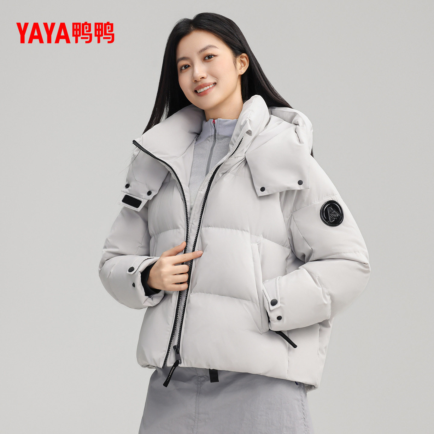 鸭鸭羽绒服女2025年冬季新款短款连帽宽松潮流百搭时尚休闲外套S