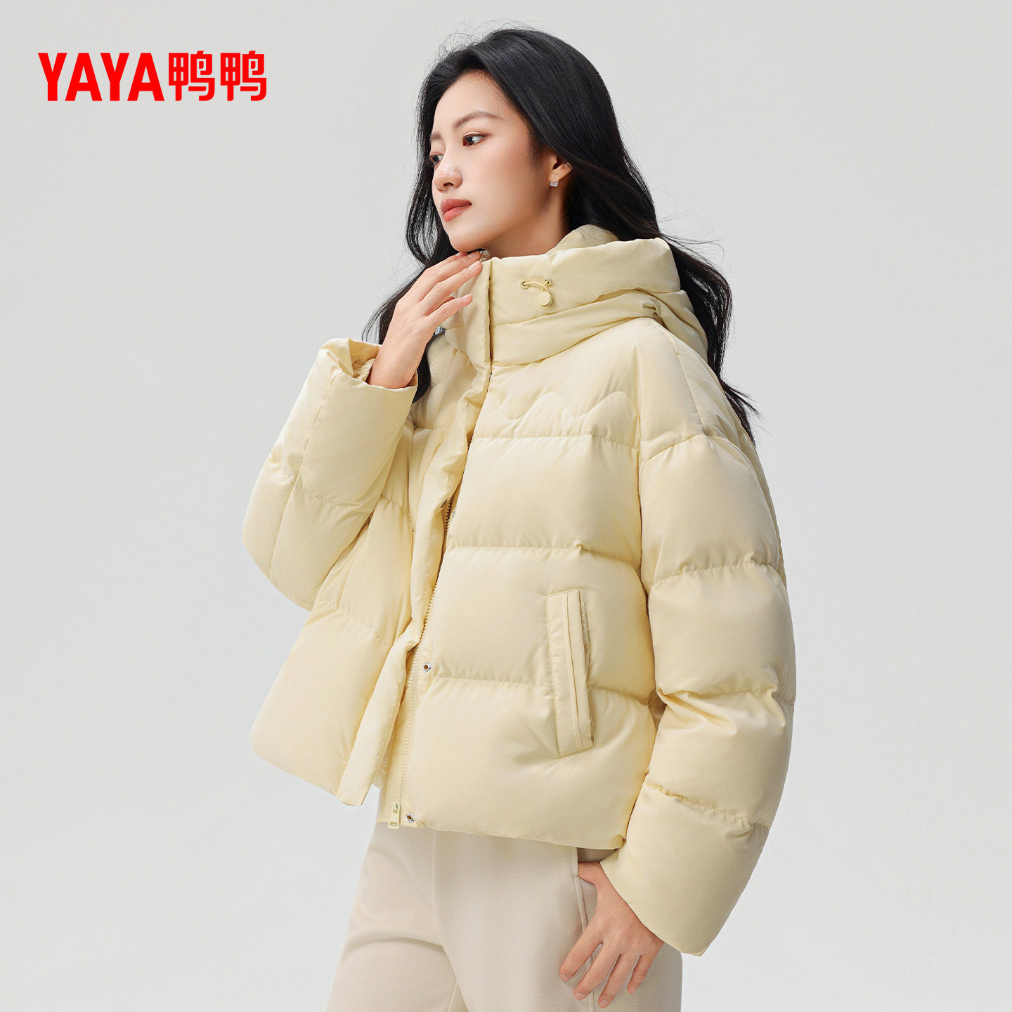 鸭鸭羽绒服女2025年冬季新款短款连帽宽松潮流百搭时尚休闲外套F