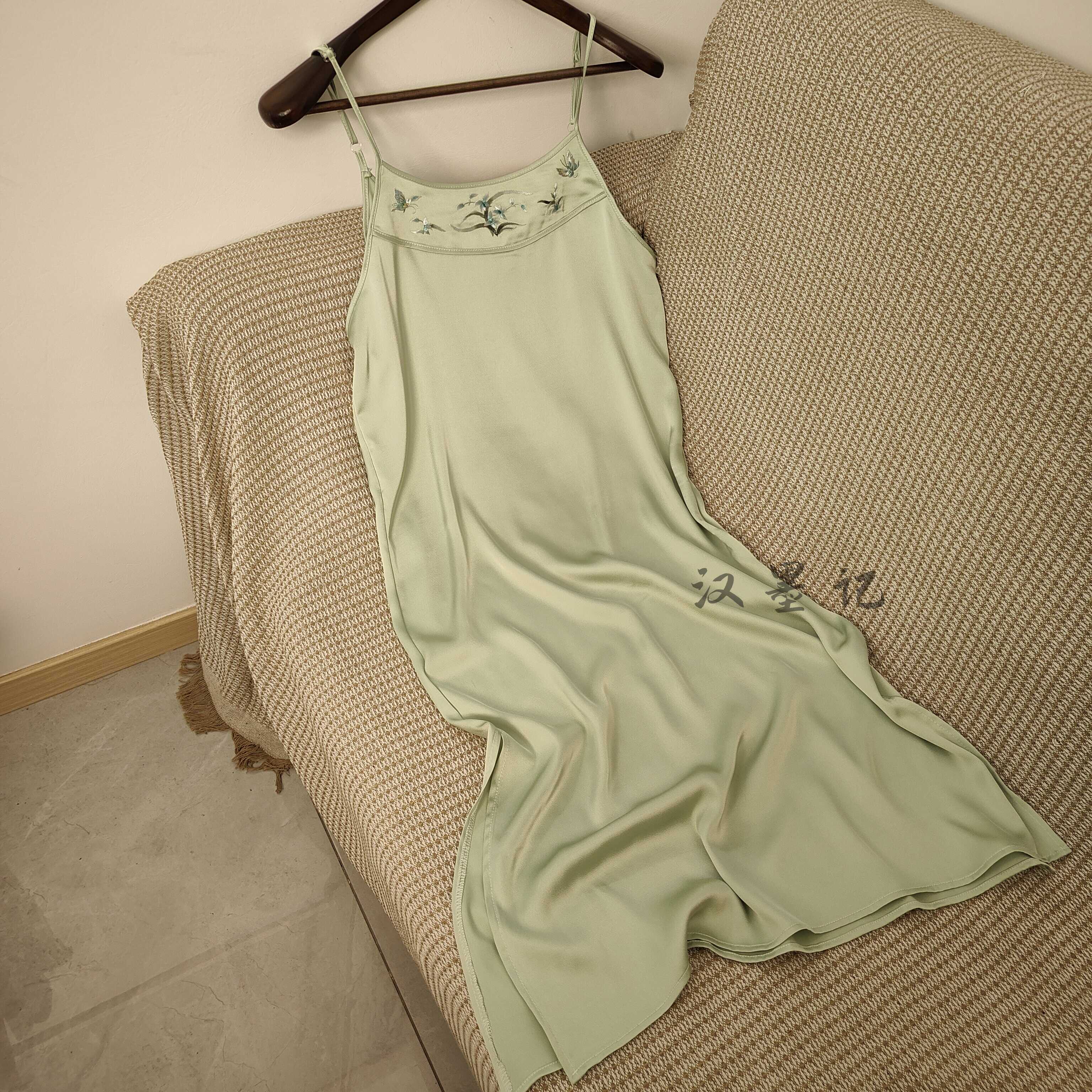 汉墨记花朵刺绣吊带裙仿醋酸套头甜美汉服旗袍衬裙睡裙女夏可外穿