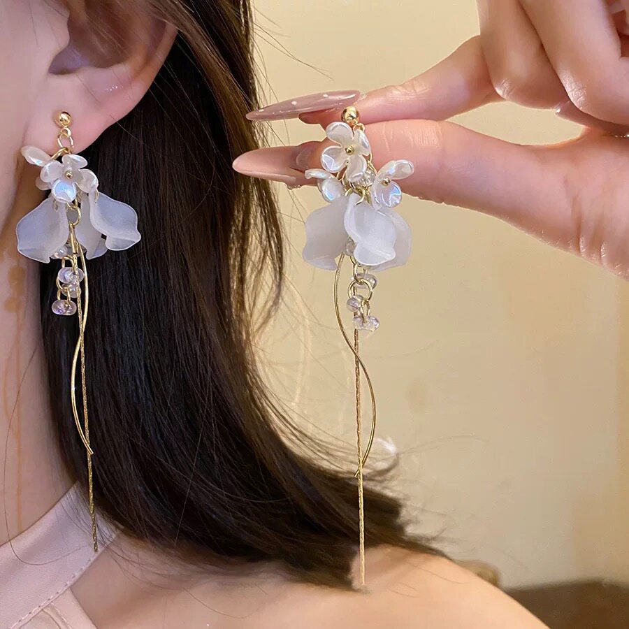 法式浪漫花朵奶白长款流苏耳钉女耳环