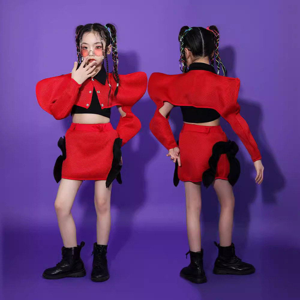 模特走秀时装女童台演出潮服女孩