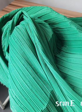 三宅一生蓝绿色压褶百褶肌理硬挺造型艺术时装仿棉麻化纤设计师布