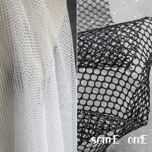 黑白硬质六角蜂窝网眼布双面廓形镂空空气层透视网格服装创意面料
