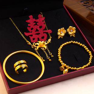 2026新款镀金订婚三金首饰摆台仿真百合花项链新娘结婚假五金道具