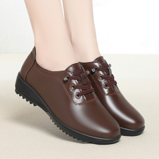 真皮坡跟妈妈鞋女2025春季新款防滑软底休闲不累脚单鞋大码小皮鞋