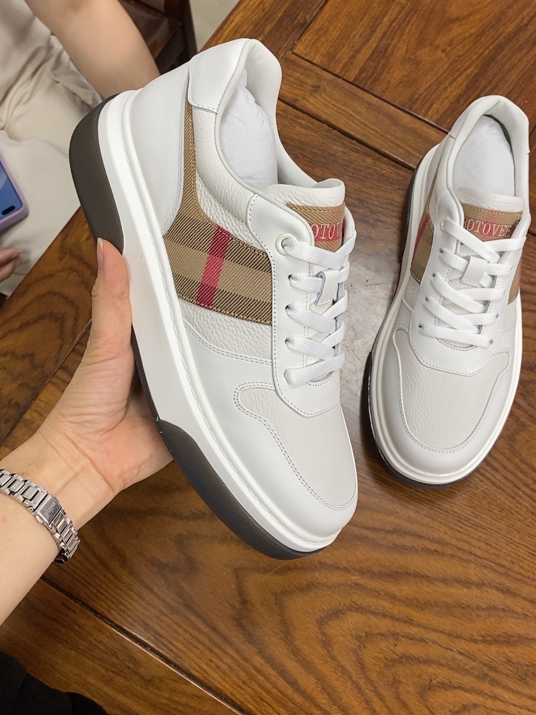 升级板男鞋时尚休闲鞋真皮小白鞋百搭运动鞋舒适橡胶大底