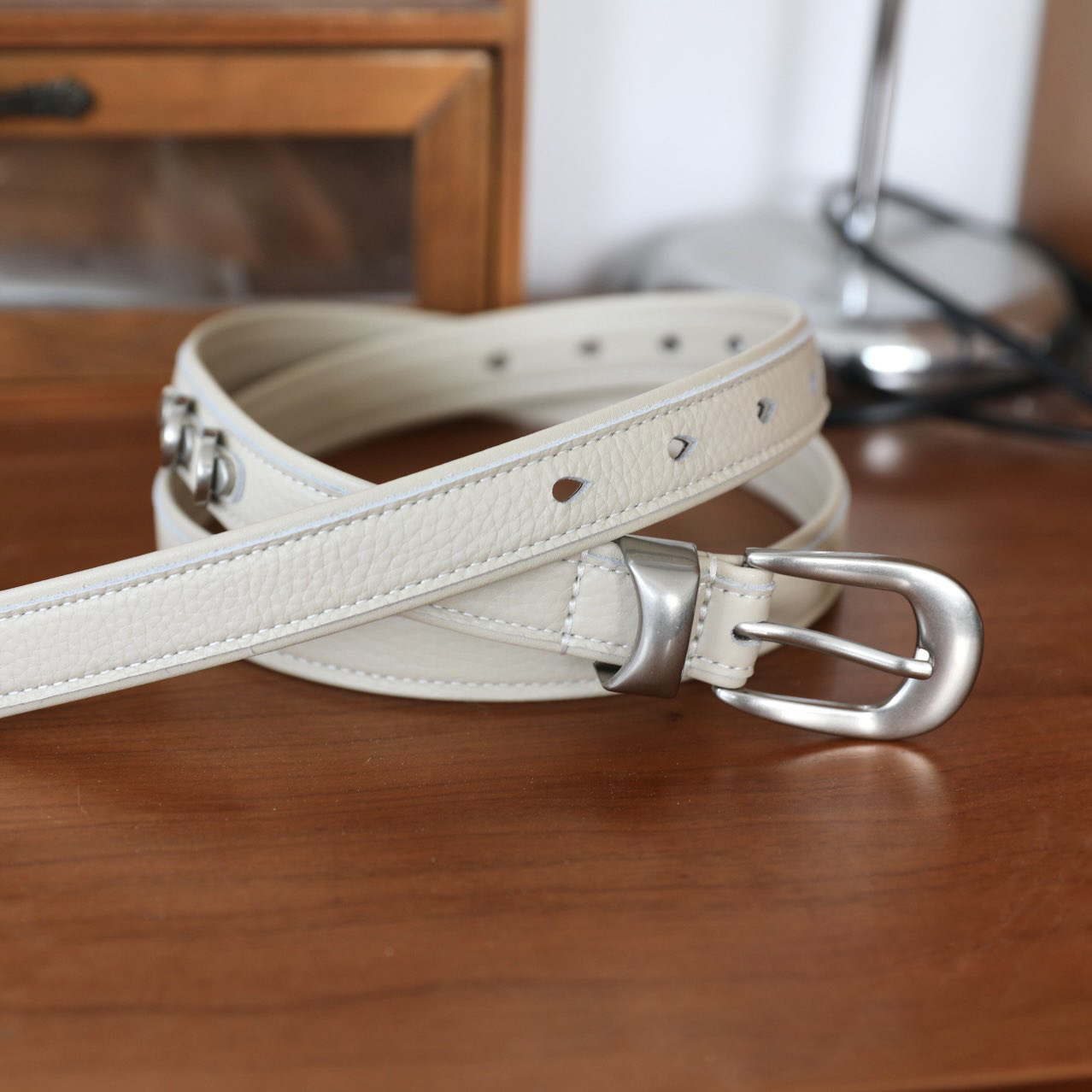 加长款垂坠感腰带女复古铆钉金属腰扣双层荔枝纹头层牛皮皮带白色