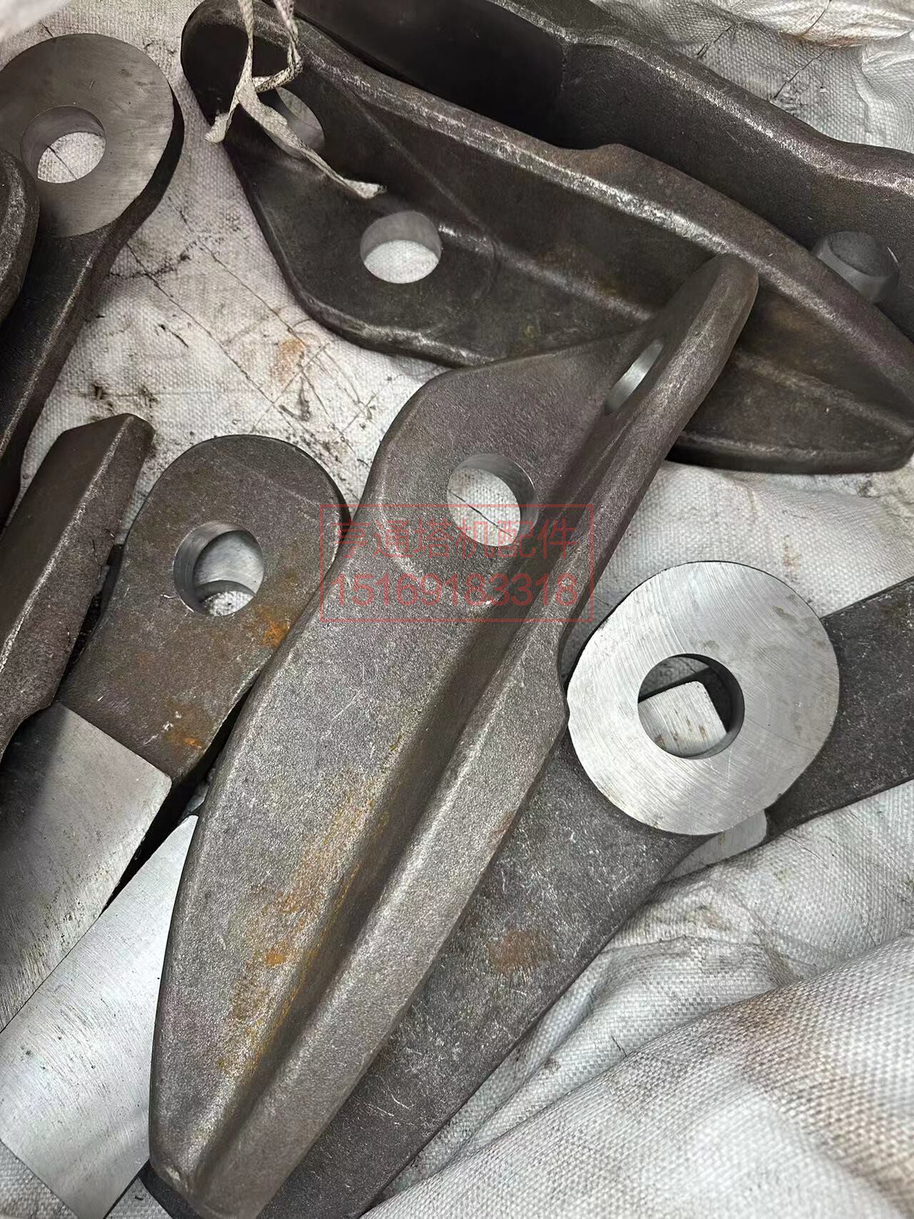 塔机预埋支腿鱿鱼板 角钢节预埋腿配件 塔机配件 预埋脚配件锻打