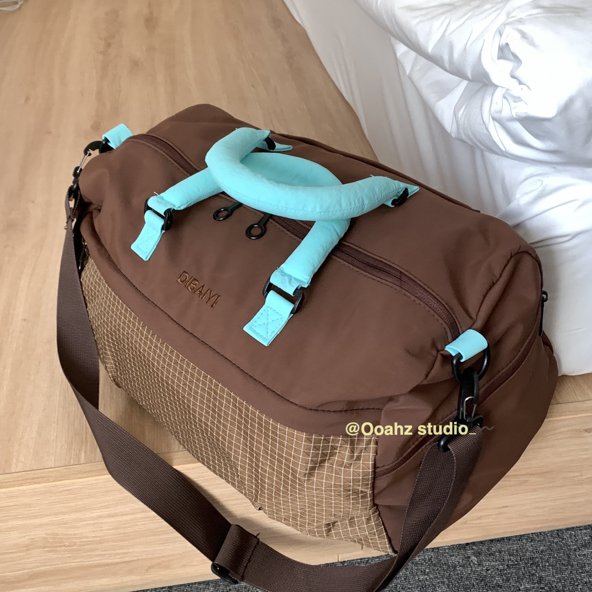 薄荷巧克力~小众撞色拼接旅行包 大容量独立鞋仓运动出差斜挎大包