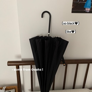 大号16骨纯色雨伞男女皮柄婚庆伞防风 长柄伞 黑白滤镜 适合拍照