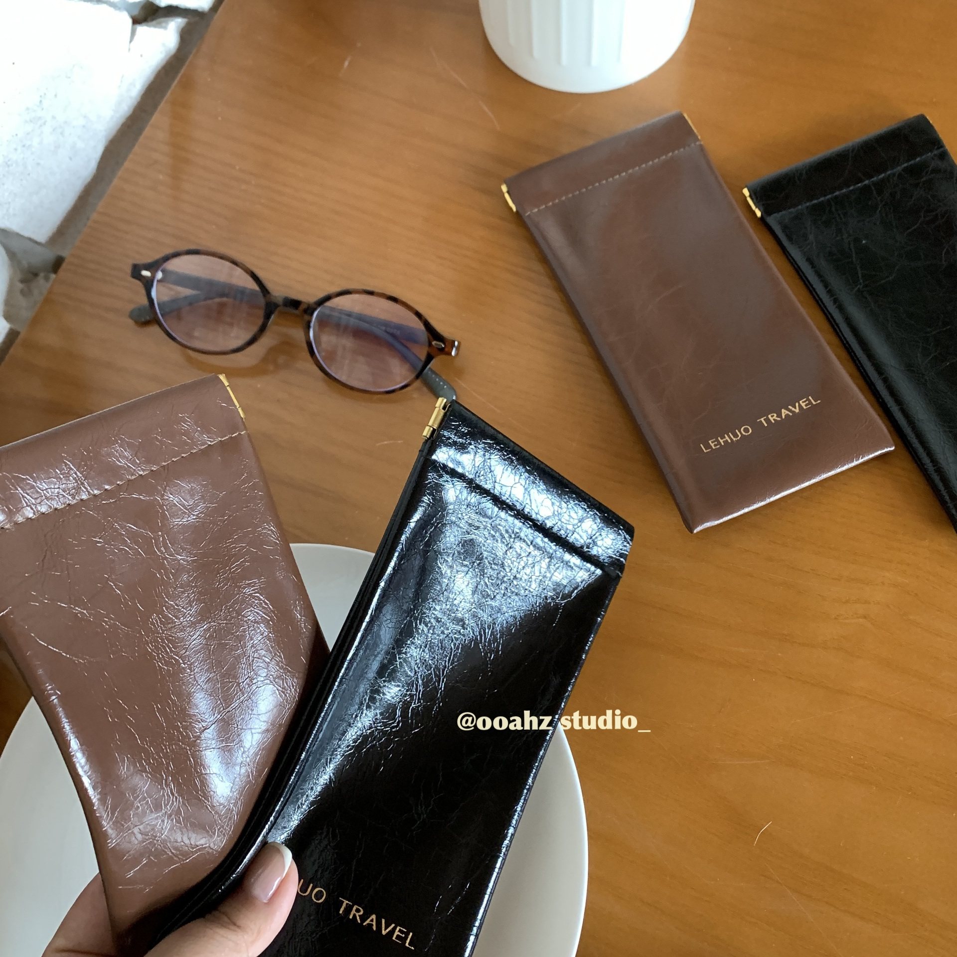 漆皮黑棕弹片夹~眼镜墨镜太阳镜抗压保护盒 便携饰品口红收纳包袋