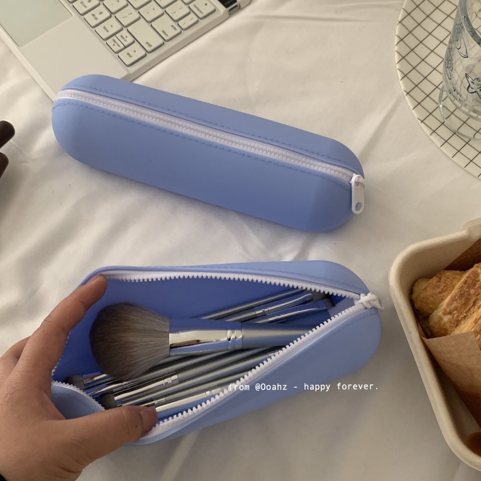 历久弥新~耐用！硅胶收纳包口红梳子化妆刷袋 大容量文具盒防水包