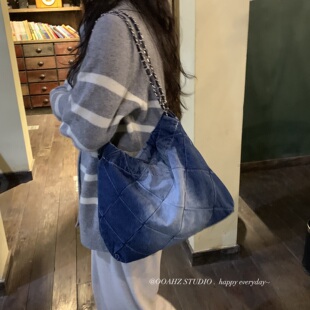 单宁垃圾袋~菱格链条复古水洗牛仔包 小香风单肩大容量托特斜挎包