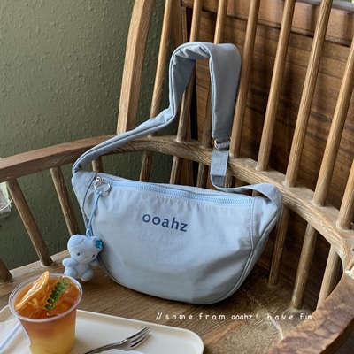 ooahz自制款饺子月亮斜挎包包