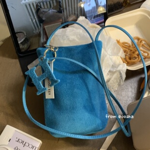 复古简约百搭高级感单肩斜挎包 字母手机包 吹niu皮 磨砂真皮竖款