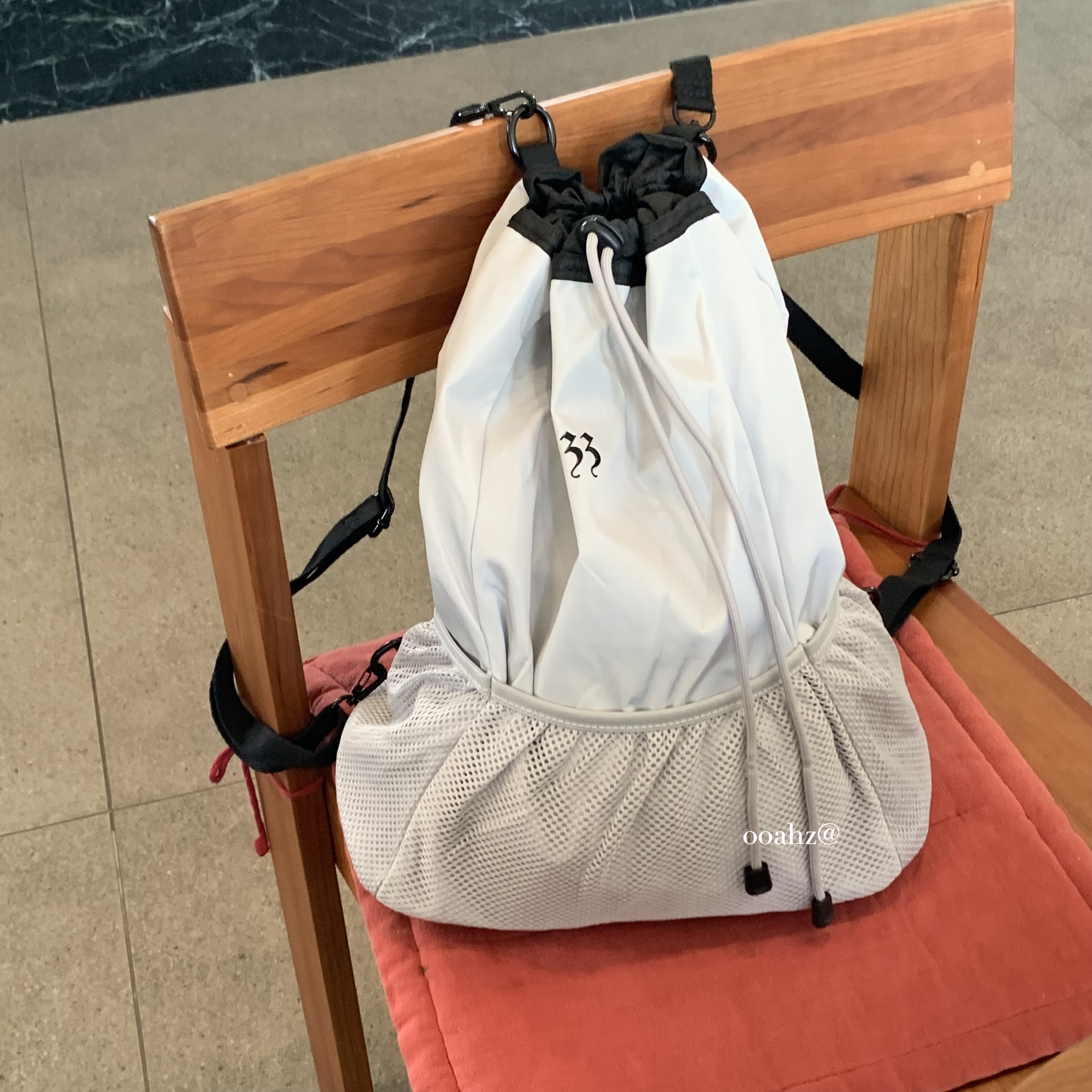 33vip~小众设计休闲尼龙大容量网眼双肩包简约百搭抽绳束口斜挎包