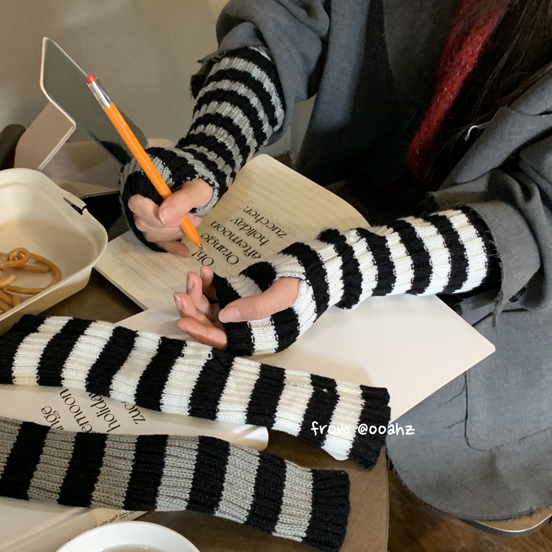 埋头苦练~秋冬保暖漏指护腕手臂套 学生写字上班打字手套堆堆袖套