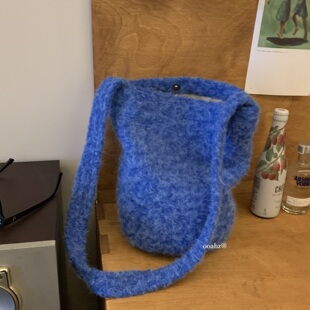 绒绒毛黄果树水桶包 大容量单肩斜挎背包 百搭学生上课包通勤布包