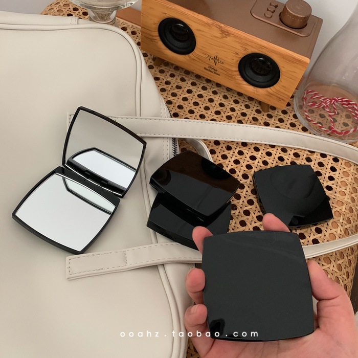 小香随身镜~大牌赠品小镜子 便携化妆镜双面补妆折叠翻盖简约黑