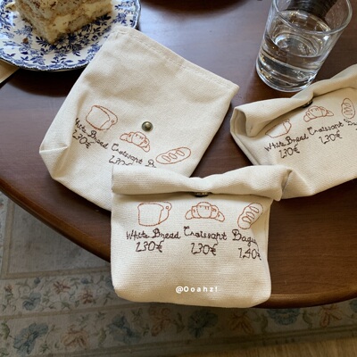 日系ins风可爱刺绣面包收纳包