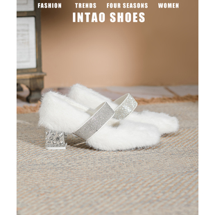 白色绝美毛毛高跟鞋女粗跟水钻爱心加绒玛丽珍鞋保暖法式气质单鞋