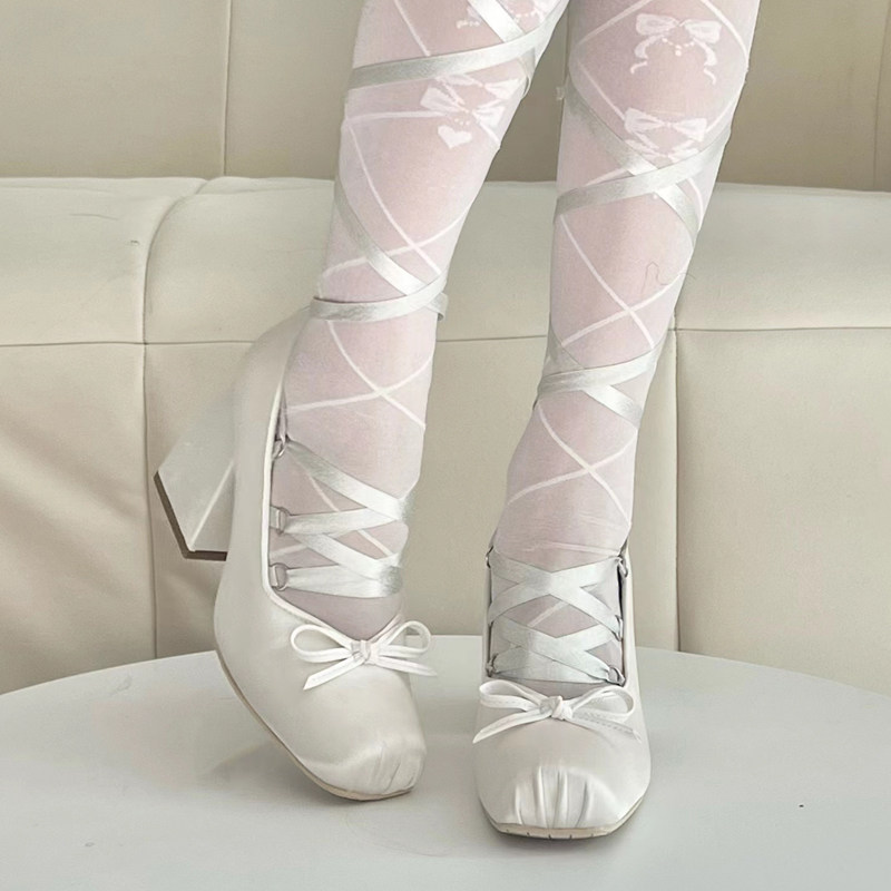 白色交叉绑带高跟鞋女2026秋季新款芭蕾风舞鞋缎面lolita单鞋粗跟