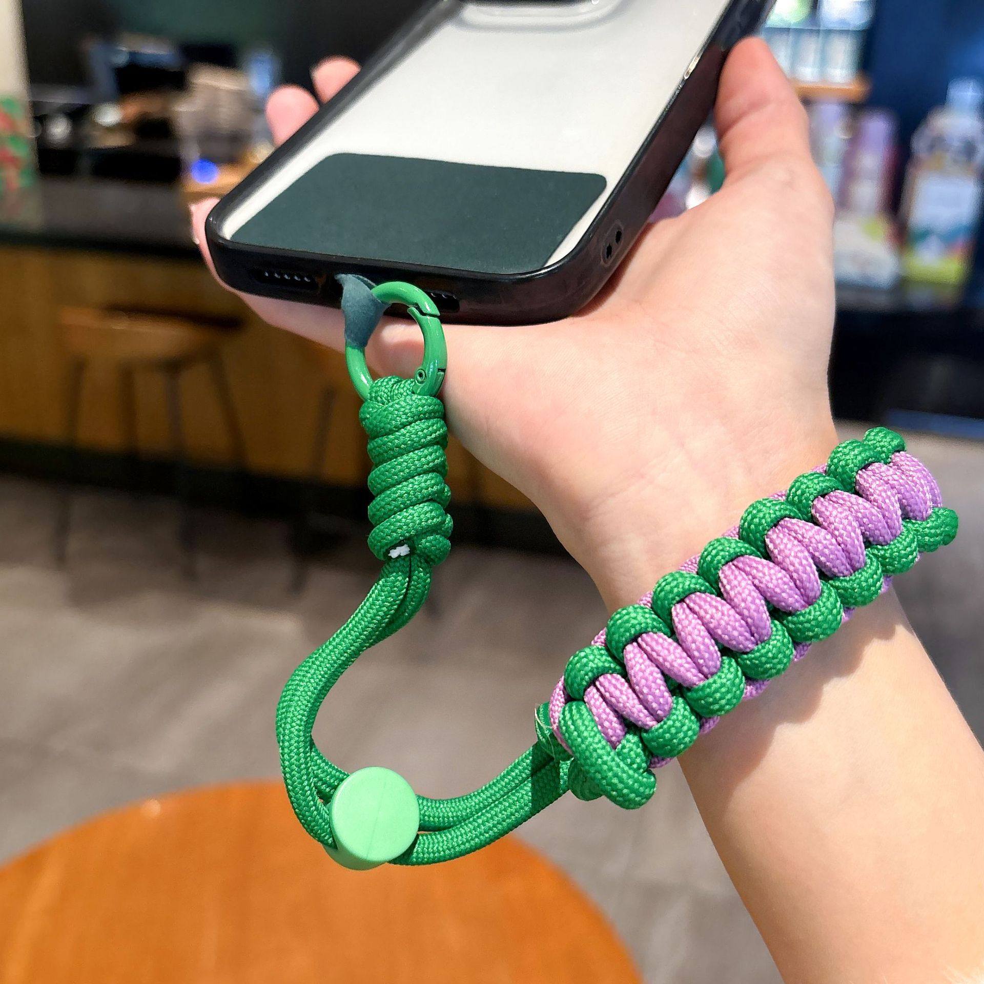 秋冬可爱毛绒绒保暖短款手机挂绳多巴胺彩色绳子手腕钥匙扣挂件