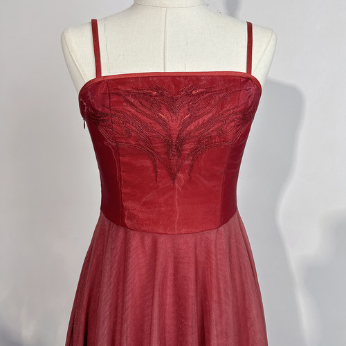 宛若惊鸿【霓裳 现货掉落】单品系列  影视360度摆松紧绣花吊带裙