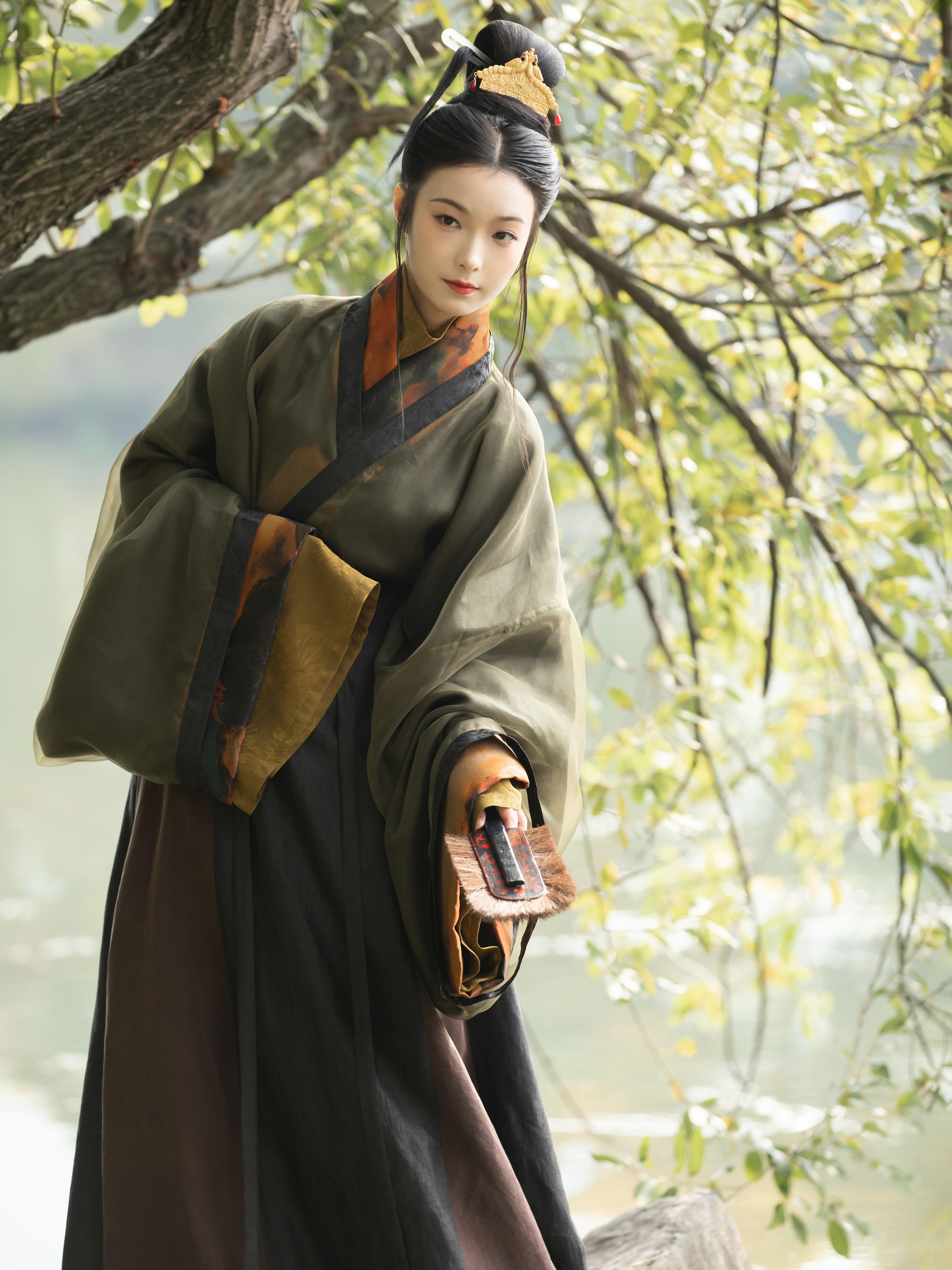 襦一坊丨无患子 丝博走秀款晋制交领上襦尼雅墓交窬裙香云纱汉服