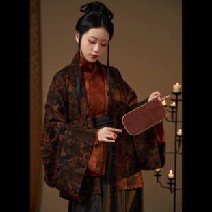 襦一坊丨 观南子 晋制汉服褶衣曲领交窬裙红莨香云纱复原汉服女款