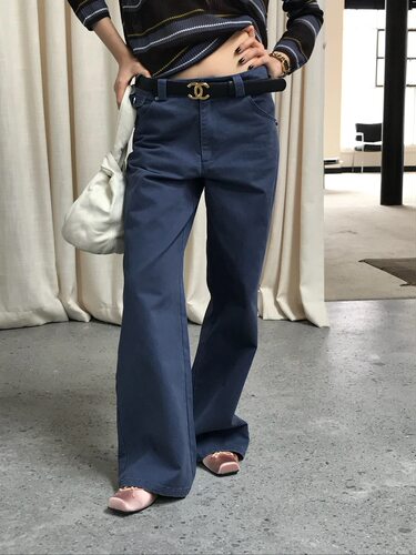 TABLE 韩系砂蓝色高腰时髦休闲裤女2026秋装显瘦设计百搭简约裤子