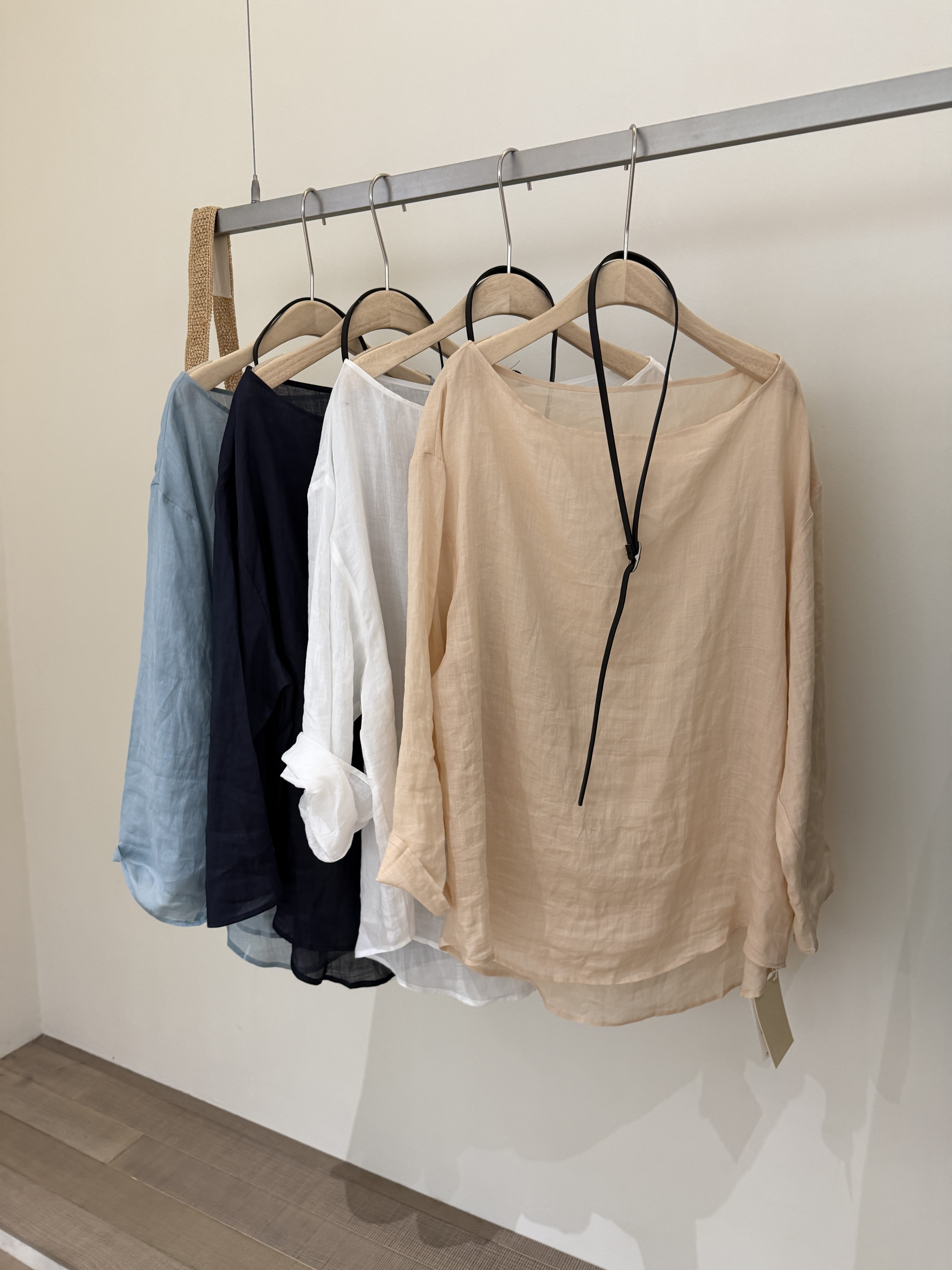 韩系简约汉麻经典气质一字领衬衫女上衣2026新款小众长袖防晒衬衣