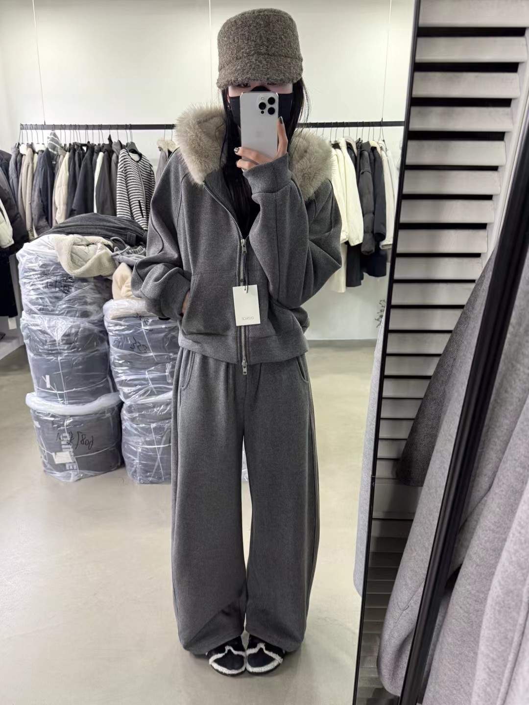 韩系慵懒风加绒休闲套装女2025冬装毛领连帽卫衣休闲阔腿裤两件套
