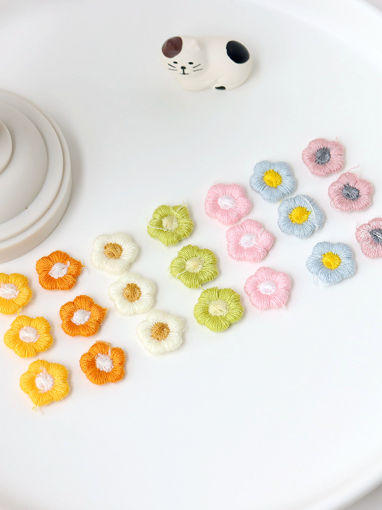 刺绣裙摆装饰补洞贴花diy可缝迷你梅花布贴头饰鞋花帽花服饰辅料