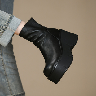 黑色舒适软皮松糕厚底短靴女秋冬新款真皮防水台高跟马丁靴女9cm