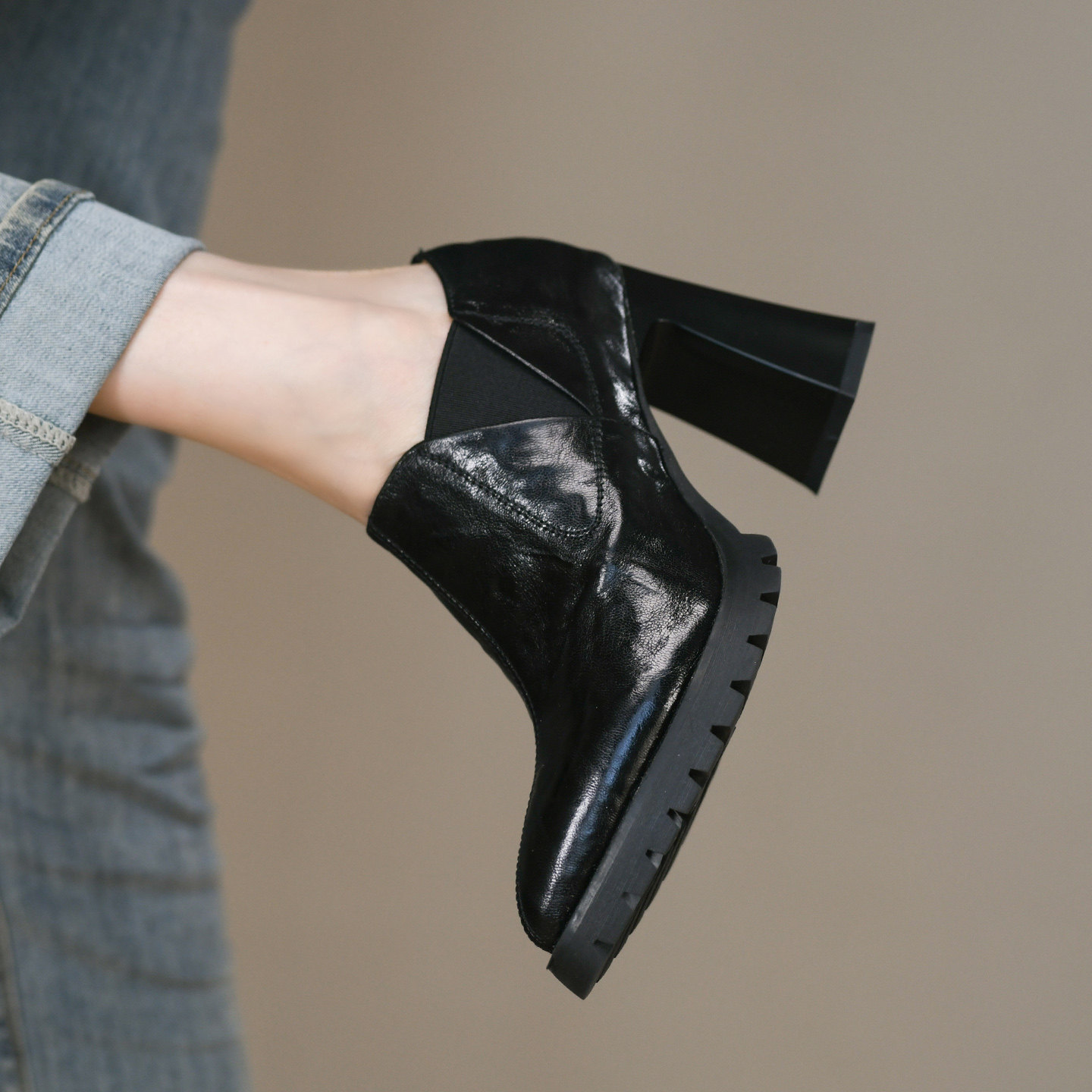 黑色法式尖头深口单鞋女粗跟秋季款真皮松紧一脚蹬高跟鞋女8.5cm,女鞋,深口单鞋,淘宝优惠券,粉丝福利购,淘宝优惠卷