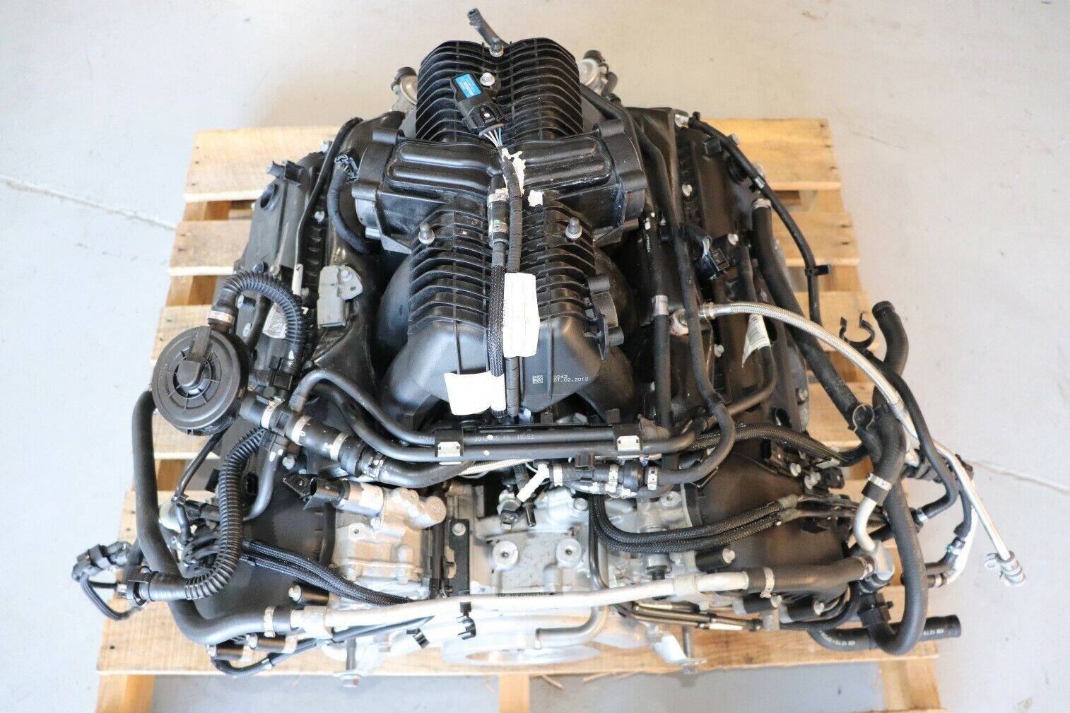 8t v8 双涡轮增压器 发动机 缸盖总成