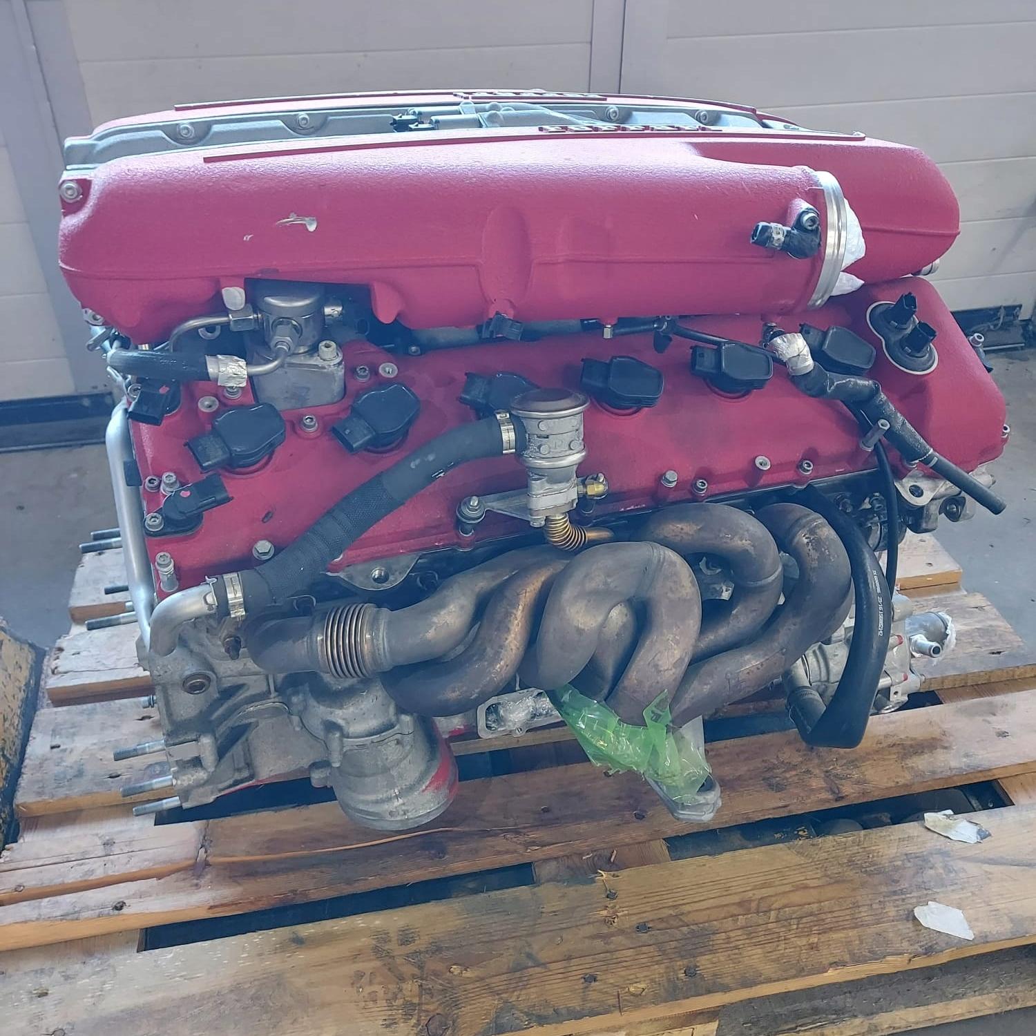 适用法拉利FF F8 F12 GTO 296 308 812 F152M 6.5L V12发动机总成