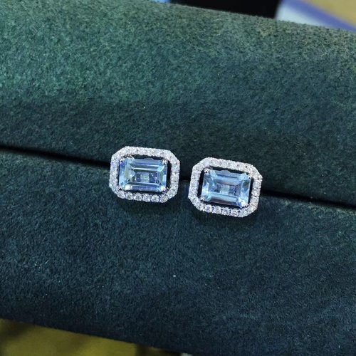 18k金镶钻海蓝宝耳钉 清爽舒适一款两戴  精致女人韵味十足 百搭