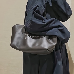 极简风百搭通勤松弛感十足牛皮休闲女包Terrasse手提单肩潮流大包